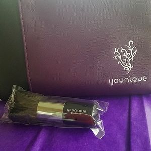Younique Powder Puff Brush